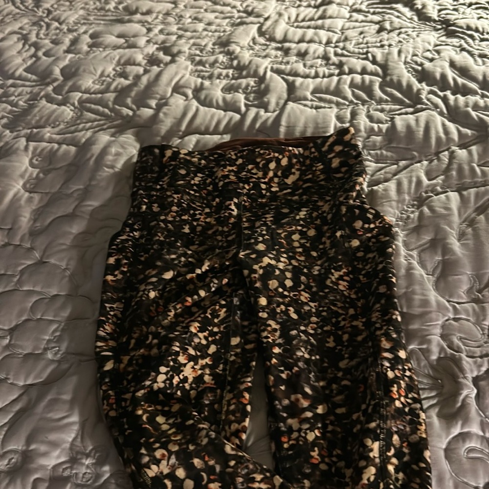 Excellent condition lululemon pants